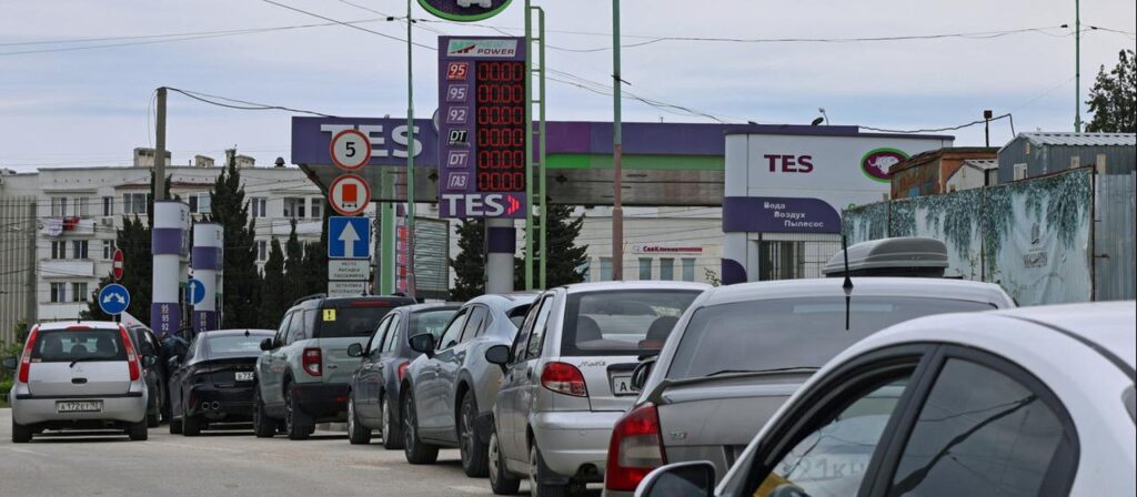 Kraftstoff in von Russland besetzten Gebieten wird knapp