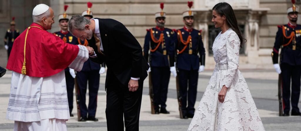 Papst Leo XIV. zu Spanien-Reise in Madrid eingetroffen