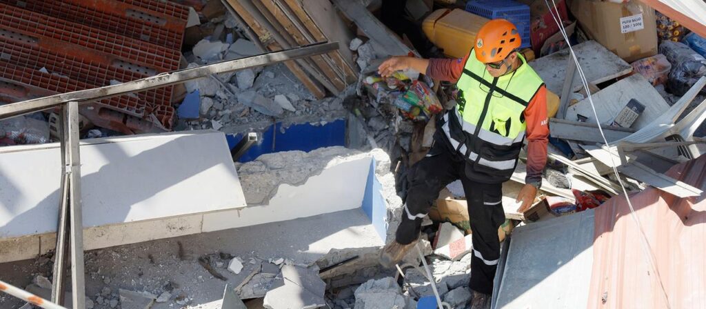 Schweres Erdbeben auf Philippinen: Opferzahl steigt auf 37