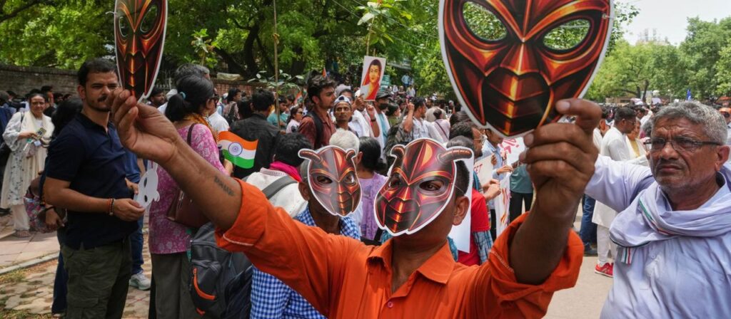 Indiens Kakerlaken-Bewegung geht auf die Straße