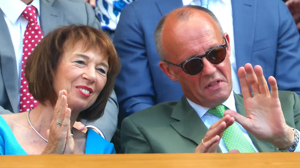 „Ort des weltweiten Tennis“: Merz drückt Zverev in Wimbledon die Daumen