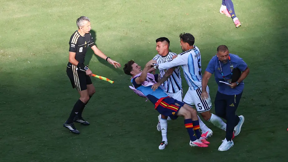 Stimmen zum Spanien-Sieg: „Fußball 1, Verbrecher 0“