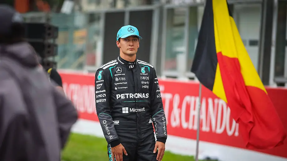Teamkollege bevorzugt?: Formel-1-Star Russell wehrt sich gegen „Quatsch“-Gerücht