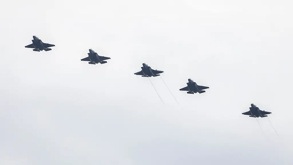 Trump will „keine Frist setzen“: US-Kampfjet setzt Tanker vor iranischem Hafen außer Gefecht