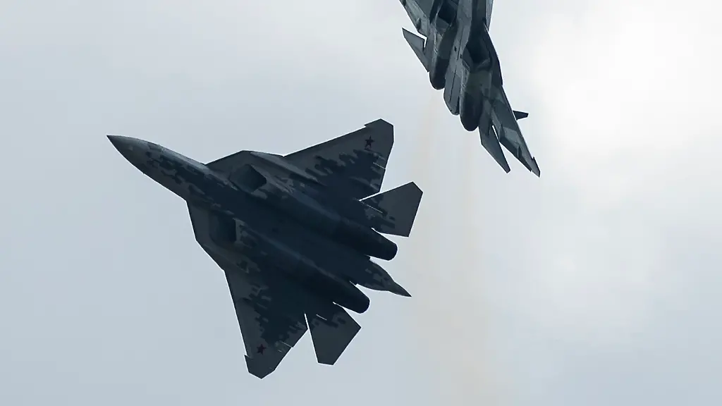 Technischer Fehler?: Russischer Kampfjet stürzt bei Moskau ab