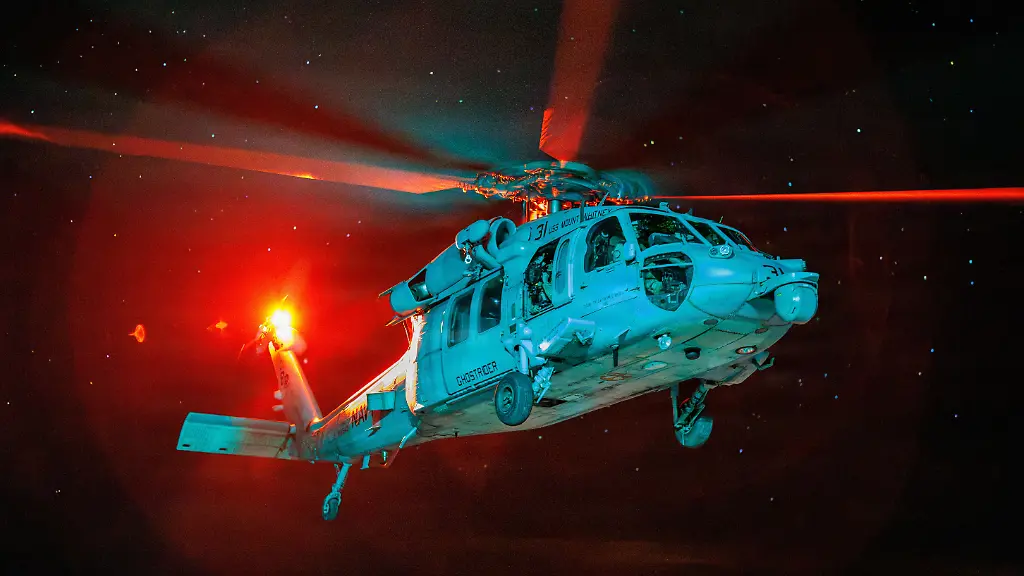 Besatzungsmitglied vermisst: US-Helikopter muss im Arabischen Meer notlanden