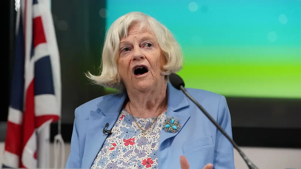 Politisches Motiv wird geprüft: 28-Jähriger wegen Mordes an Ex-Ministerin Widdecombe angeklagt