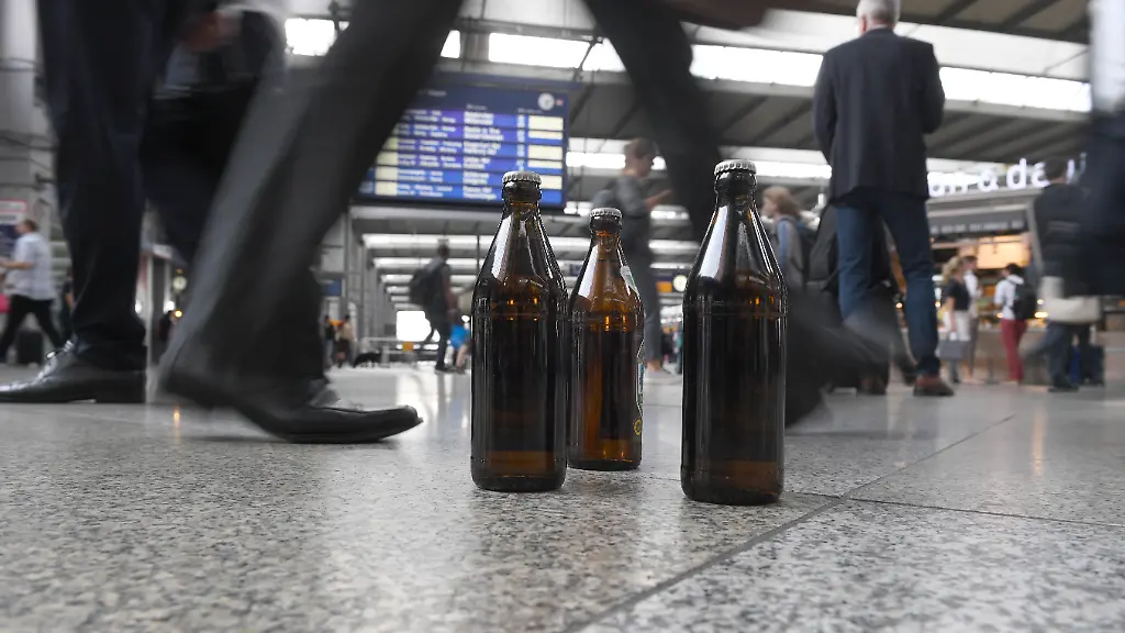„Greifen jetzt härter durch“: Bahn verbietet Alkohol an allen Bahnhöfen