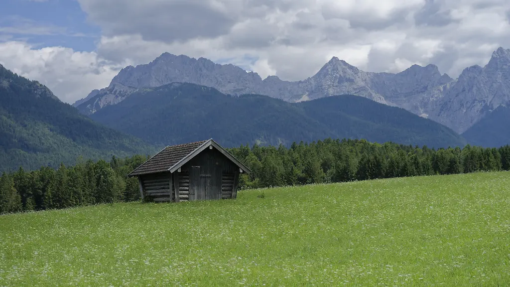 Vor den Augen seiner Ehefrau: Bergsteiger aus Berlin verunglückt in Bayern