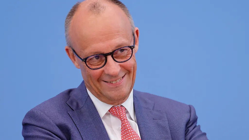 Bundeskanzler-Friedrich-Merz-Deutschland-Berlin-Bundespressekonferenz-Thema-Aktuelle-Themen-der-Innen-und-Aussenpolitik