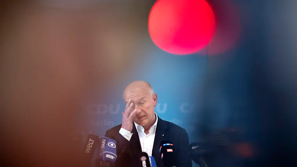 DEU-Deutschland-Germany-Berlin-10-07-2026-Kai-Wegner-Landesvorsitzender-der-Berliner-CDU-und-Regierender-Buergermeister-von-Berlin-waehrend-der-Pressekonferenz-der-CDU-Berlin-zu-seinem-Ruecktritt-als-Spitzenkandidat-der-CDU-fuer-die-Abgeordnetenhauswahl-am-20