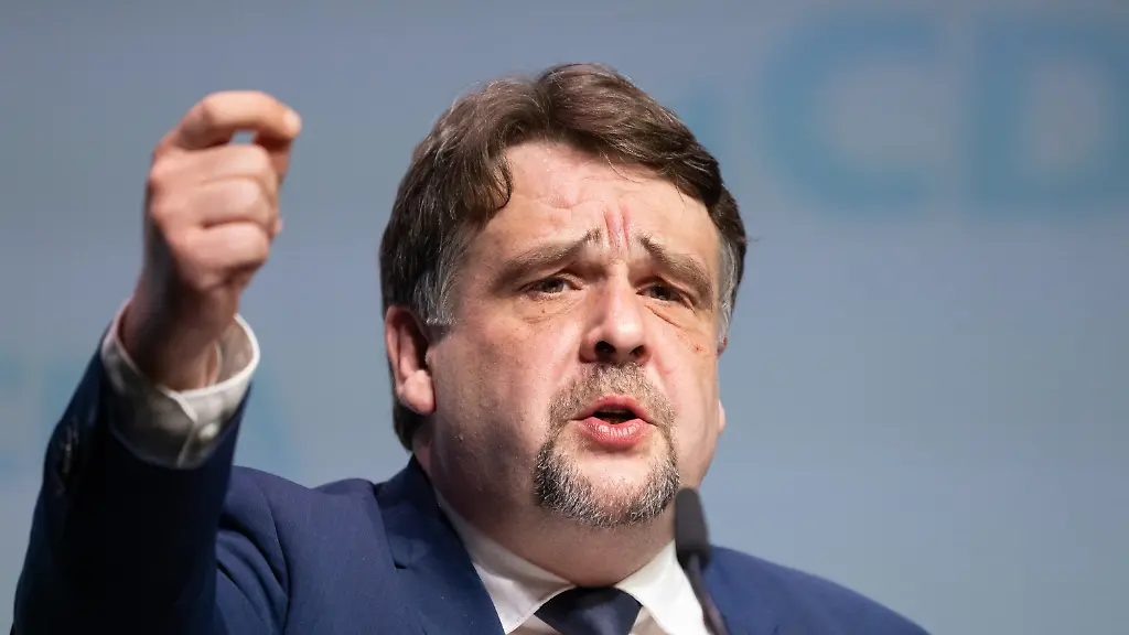 Rente nach 45 Arbeitsjahren: Chef des CDU-Sozialflügels kontert Merz bei Rentenplan
