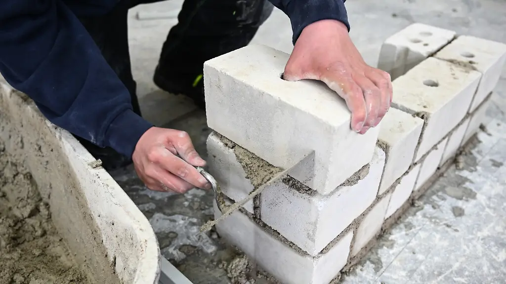 Zement, Beton, Mörtel: EU wirft deutschen Bauchemie-Herstellern Preisabsprachen vor