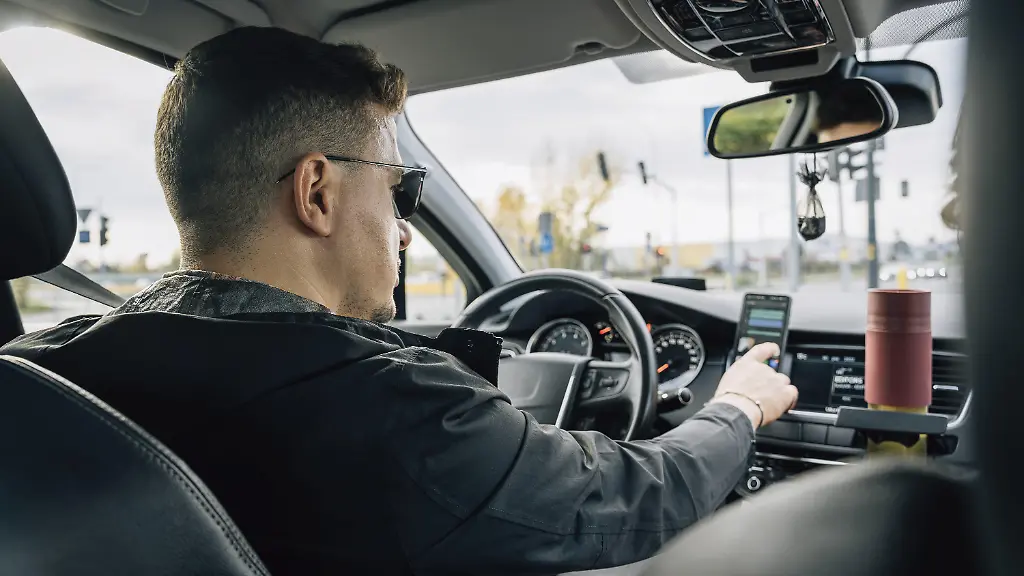 Bei Ablenkung piept’s: In Neuwagen sind nun Kameras Pflicht – was das bedeutet