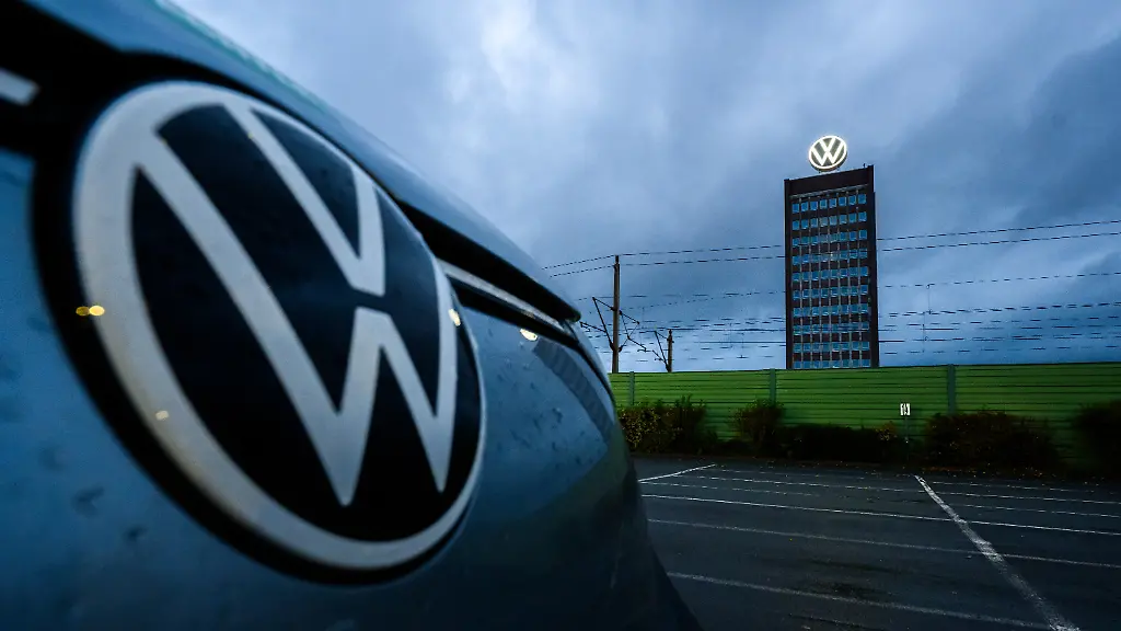 Modellpalette wird eingedampft: VW-Vorstand schweigt zu möglichen Werksschließungen