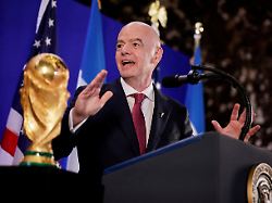 Verehrung statt Kritik: Infantinos „Liebe zum Fußball“ verzückt Afrikas Verbände