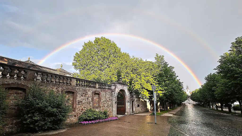 Fulda-Hessen-Deutschland-Regenbogen-am-Abend