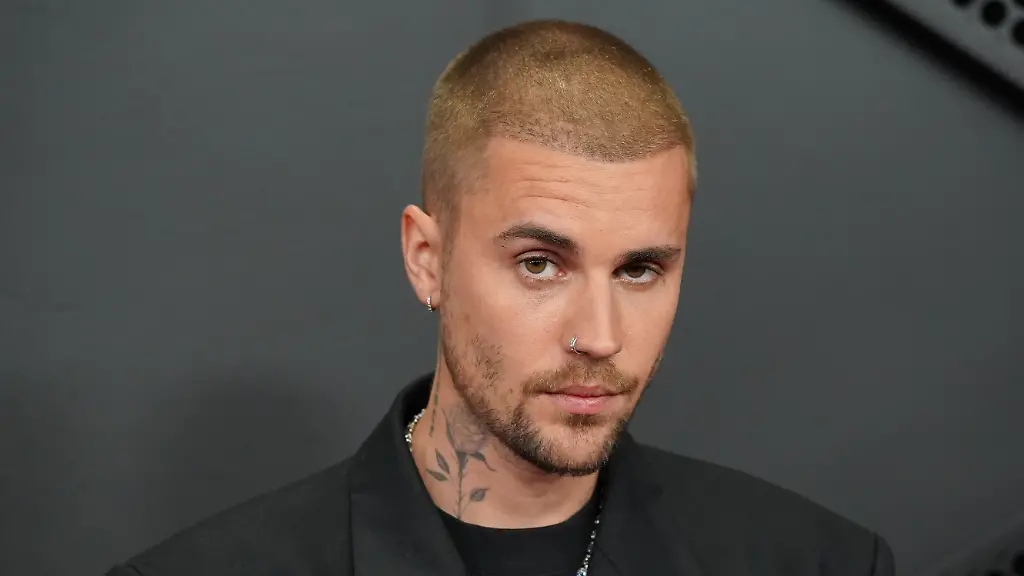 Wie wird die Giga-Fifa-Halftime Show?