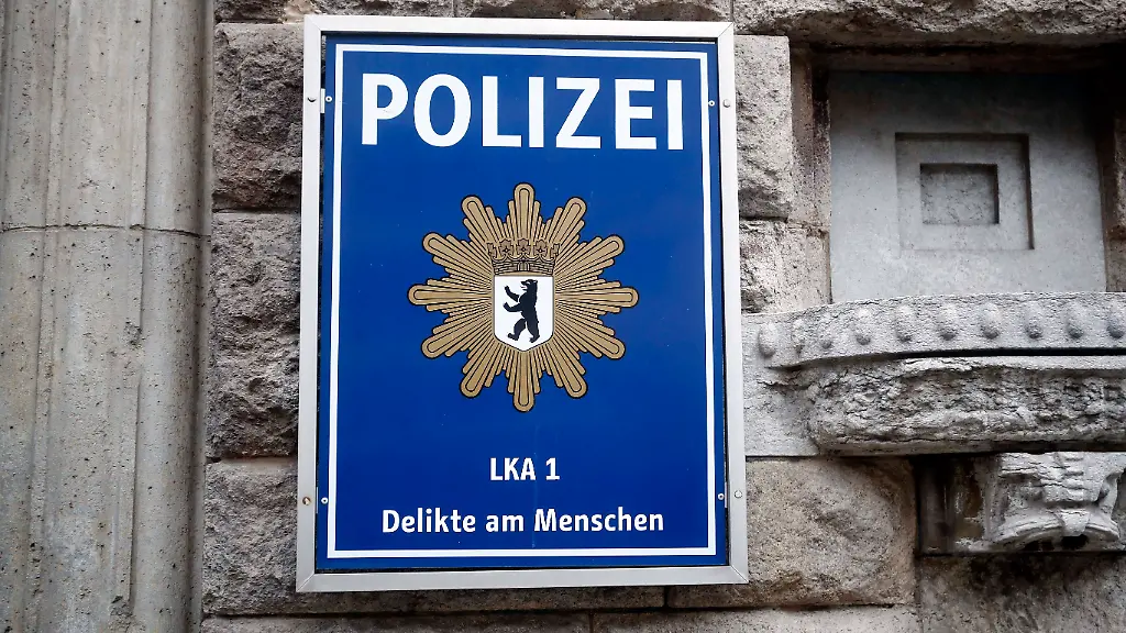 Leichnam auf einer Grünfläche: Toter Säugling in Berlin entdeckt