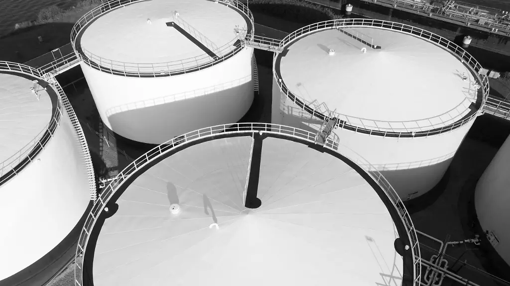 Liquid-or-gas-storage-silos-Heavy-industry-industrial-tank-container-top-down-aerial-drone-view