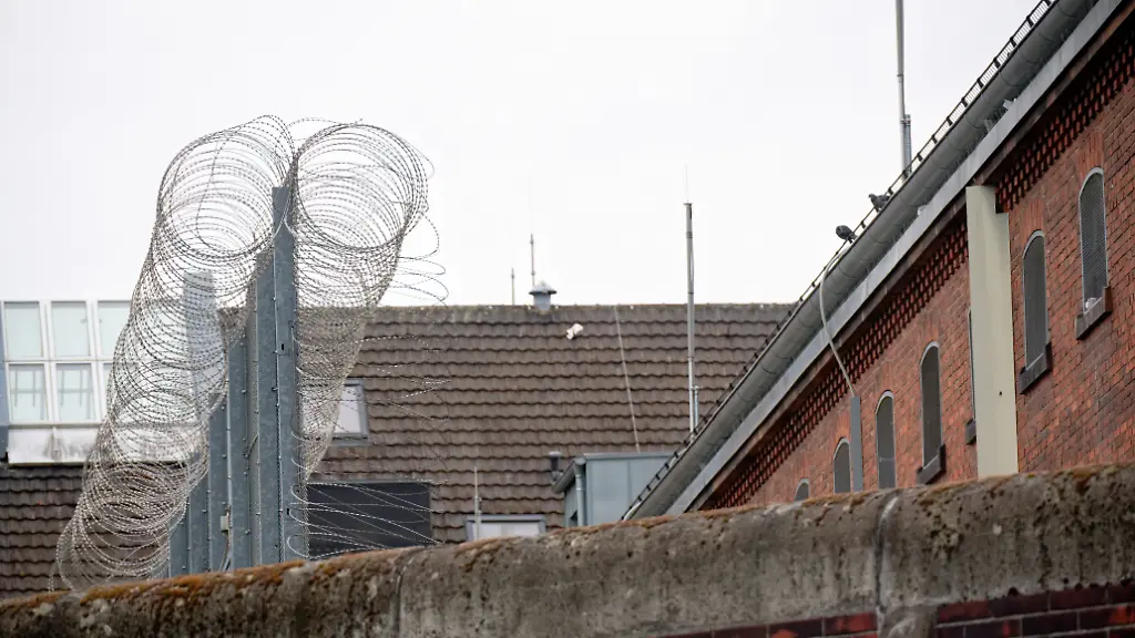 Gefangener hatte gewarnt: Behörden sehen keine Anzeichen für Aufstand in JVA Siegburg