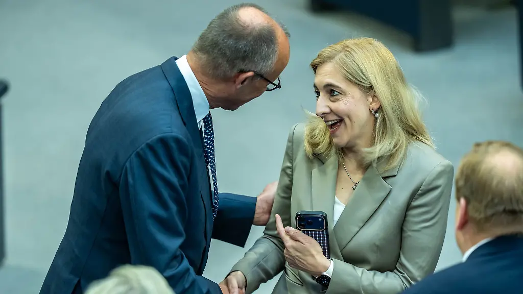 Personalkarussell in der Union: Warken soll Kanzleramtschefin werden – Linnemann neuer Gesundheitsminister