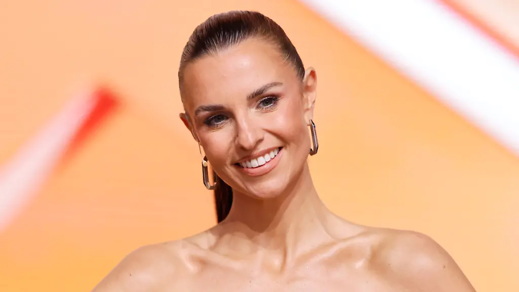Neuer Freund, neue Frisur: Laura Wontorra macht Liebesurlaub