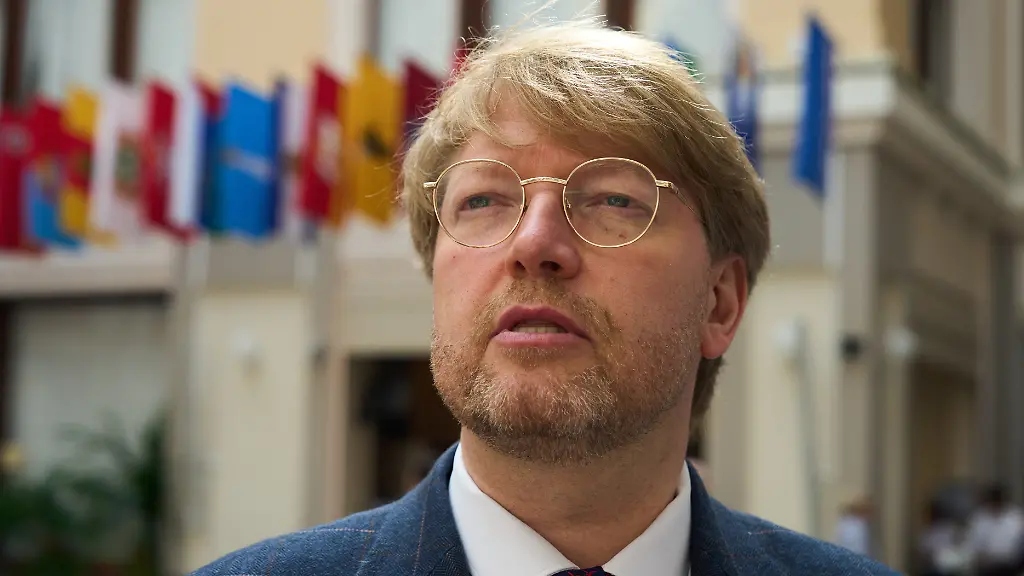 Jabloko will Ende des Krieges: Russlands Wahlleitung lässt Oppositionspartei für Parlamentswahl zu