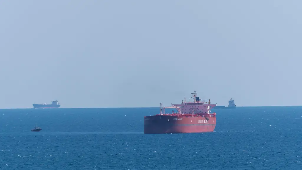 Drohnentruppen melden 20 Treffer: Ukraine nimmt russische Tanker im Schwarzen Meer ins Visier
