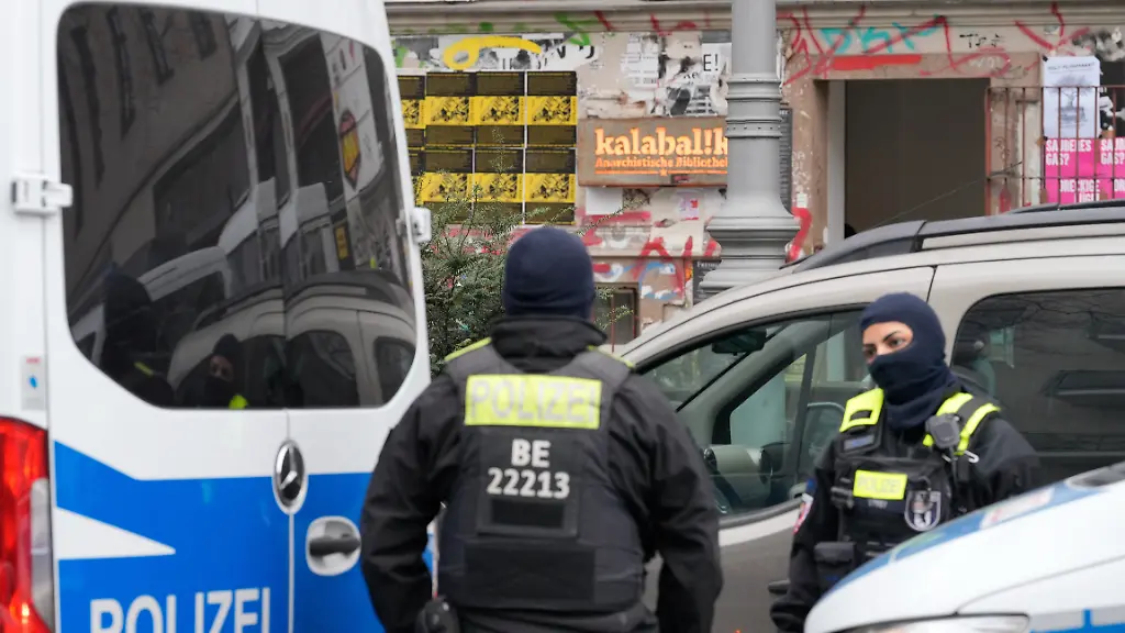 Anschlag auf Technologiepark: Berliner Stromausfall-Verdächtige wehren sich gegen Razzia
