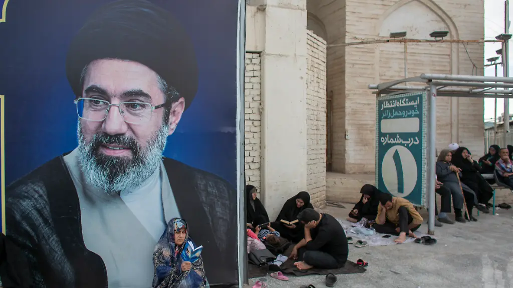Liste mit Namen der Zielpersonen: Iran schwört Vergeltung für Tod von Chamenei