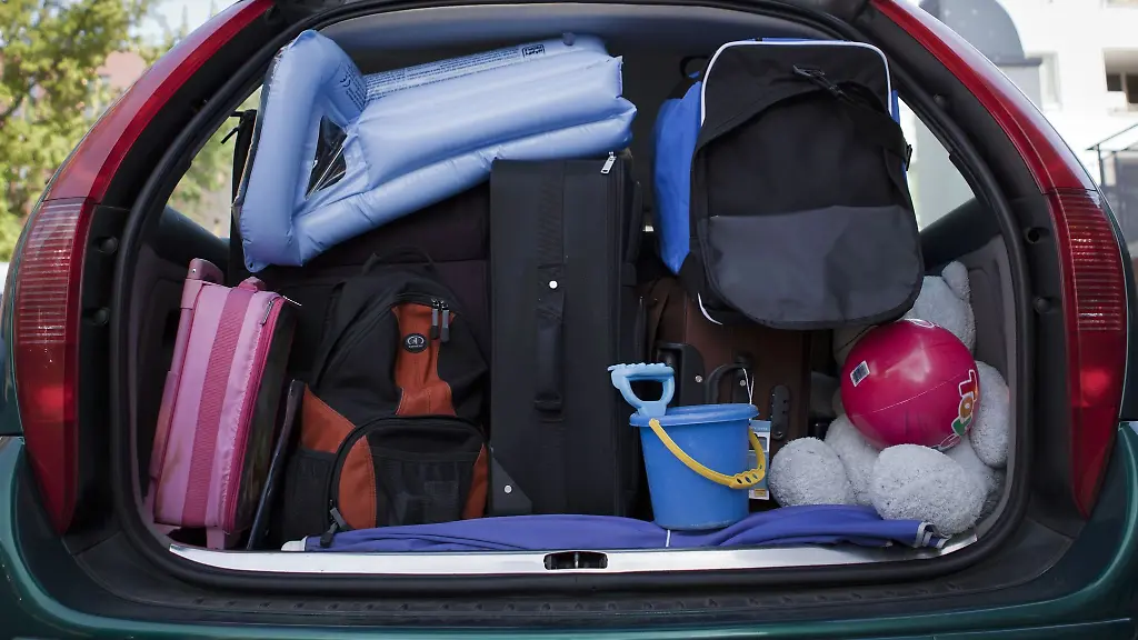 Ab in die Ferien: Auto überladen? So vermeiden Sie teure Bußgelder auf Reisen
