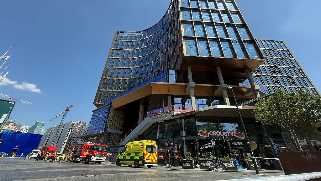 Oxy-Tower wird gerade umgebaut: Gebäudebrand in Brüssel: Mehrere Tote in Fahrstuhl gefunden