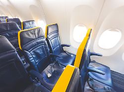 Kopf von Passagier ragt heraus: Fensterscheibe zerbricht auf Ryanair-Flug nach Memmingen