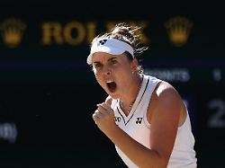Atemberaubendes Finale: Noskova gewinnt Wimbledon trotz dramatischen Einbruchs