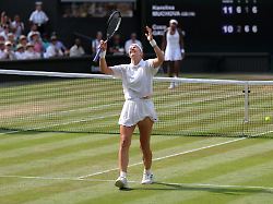 US-Star Gauff dramatisch besiegt: Tschechinnen haben den Heiligen Rasen im Finale für sich