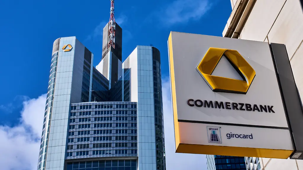 Absetzung des Vorstands geplant?: Unicredit gehören nun 44 Prozent der Commerzbank-Aktien