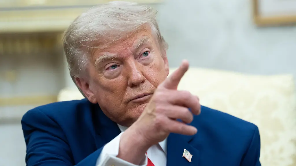 US-President-Donald-Trump-during-a-meeting-with-Joseph-Aoun-Lebanon-s-president-not-pictured-in-the-Oval-Office-of-the-White-House-in-Washington-DC-US-on-Tuesday-July-21-2026-Israeli-troops-have-withdrawn-from-parts-of-southern-Lebanon-under-a-US-mediated-ceasefire-agreement-which-aims-to-keep-Iran-backed-Hezbollah-away-from-the-Israeli-border-and-end-nearly-five-months-of-conflict