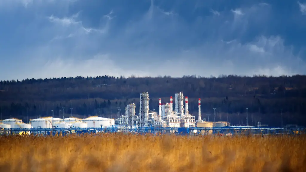 Angriffe in 20 Regionen: Ukraine attackiert wichtigen russischen Öl-Exporthafen