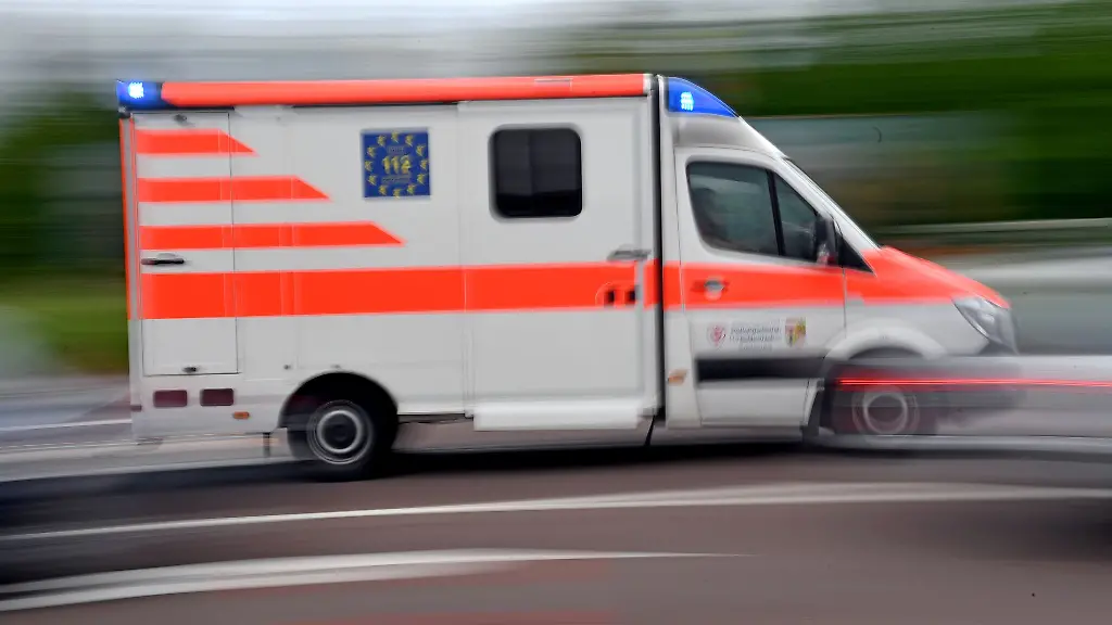 Rote Ampel überfahren: 21-Jähriger verursacht Unfall mit zwei Toten in Papenburg