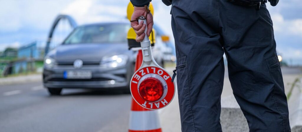 Dobrindt will Grenzkontrollen in Deutschland verlängern