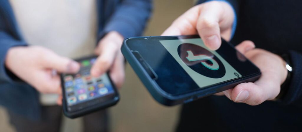 EU-Kommission kritisiert Jugendschutz bei TikTok – Strafen drohen