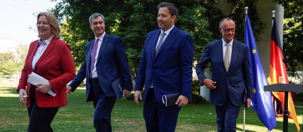 Koalition stellt Reformpläne vor: Ein staatstragender Auftritt