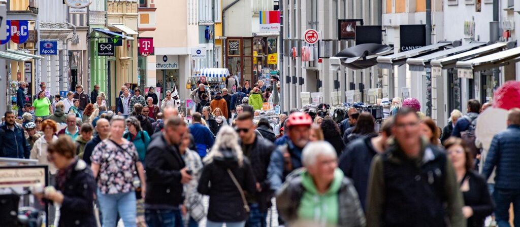 Bundesregierung: Ostdeutsche haben seltener Spitzenämter