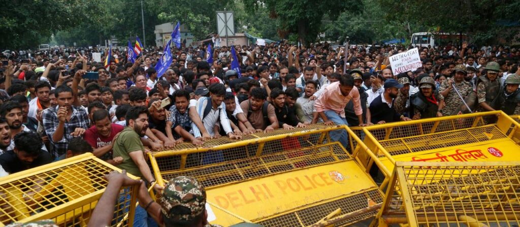 Proteste in Indien: „Cockroach“-Demo gegen Regierung in Neu-Delhi