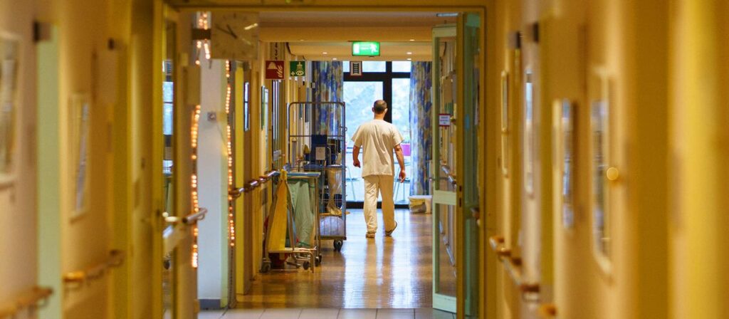Pflegepersonal – AOK kritisiert Fehlanreize für Heimbetreiber
