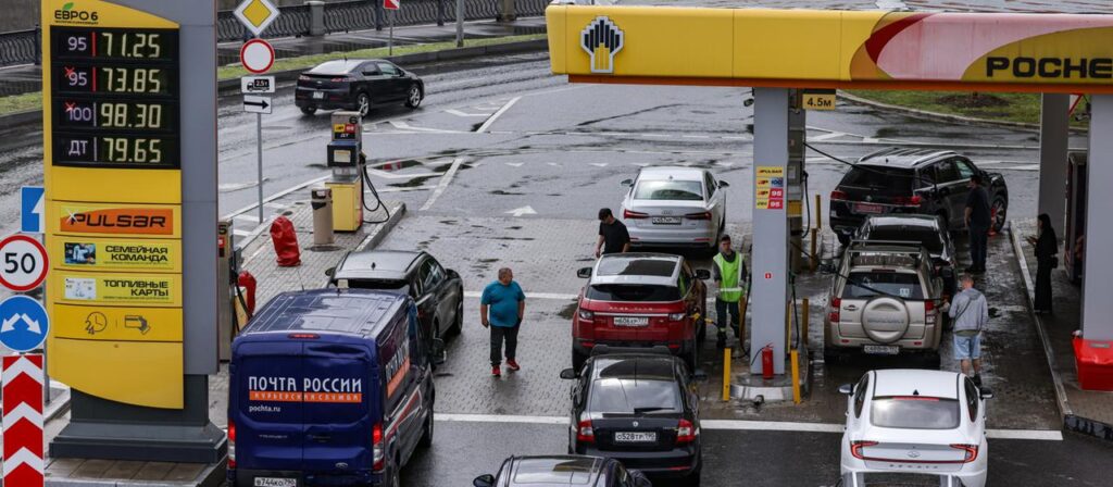Kraftstoffkrise: Langes Warten an Russlands Tankstellen