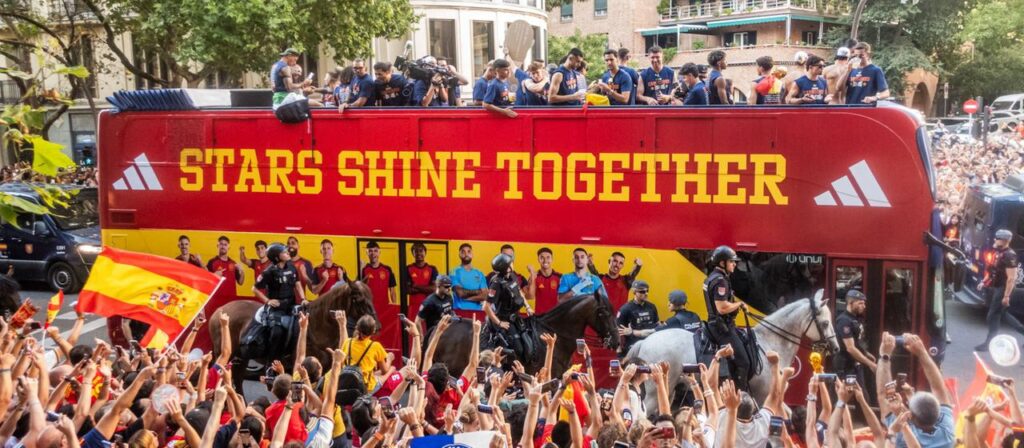 Spanien feiert seine Fußballweltmeister | tagesschau.de