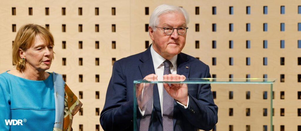 Bundespräsident Steinmeier übergibt Haus der Geschichte letzte Kohle