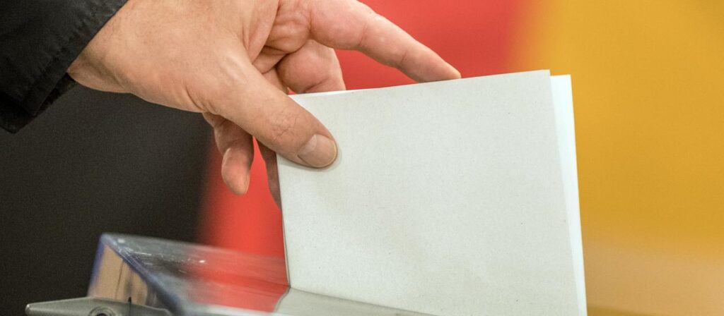Volksparteien im Osten: Die Geschichte einer Entfremdung?